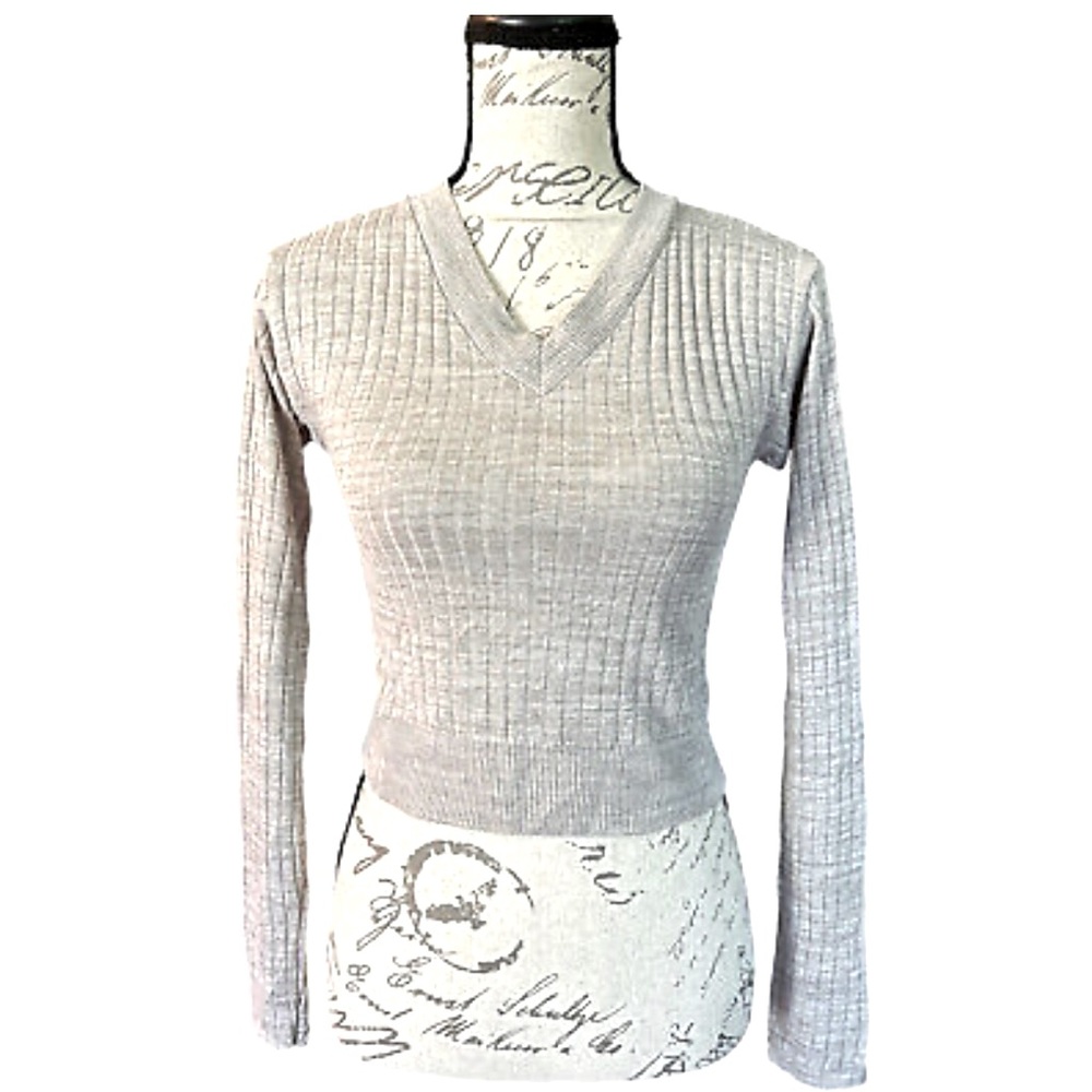 BP Reagan NWT Grey Heather V-
Neck Sweater XS